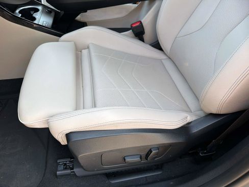 Used 2025 BMW X2 xDrive28i w/ Technology Package image 18