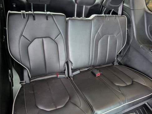 Used 2023 Chrysler Pacifica Limited w/ S Appearance Package AWD/4WD image 14
