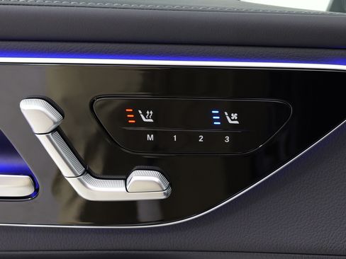 Used 2025 Mercedes-Benz GLC 350e 4MATIC image 31