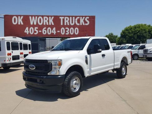 Used 2022 Ford F250 XL w/ Power Equipment Group AWD/4WD image 3