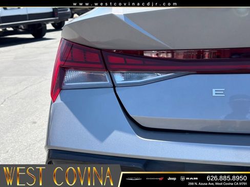 Used 2025 Hyundai Elantra SEL FWD image 14