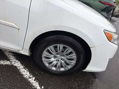 Used 2013 Toyota Camry LE image 15