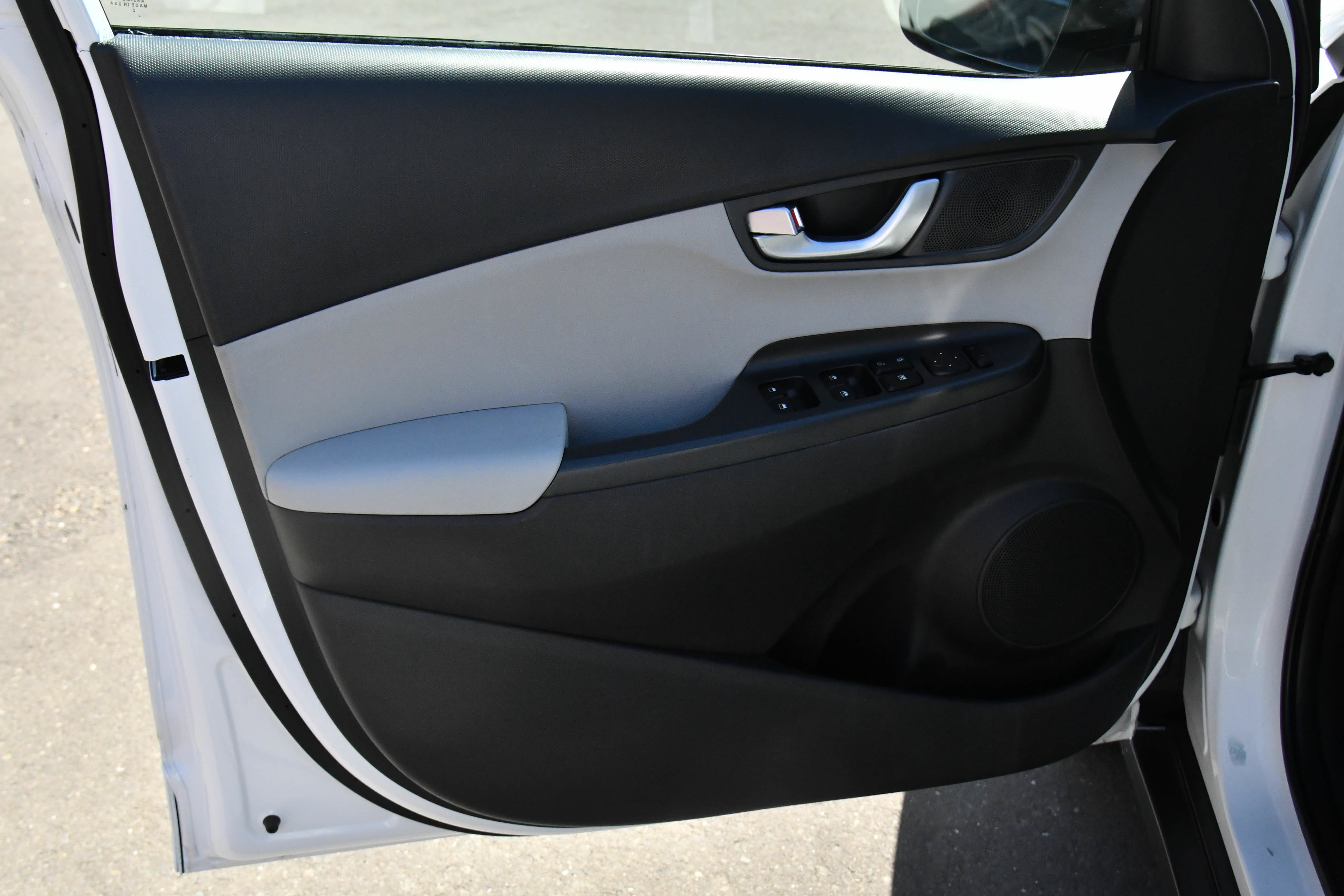 Used 2023 Hyundai Kona SEL w/ Cargo Package FWD image 14