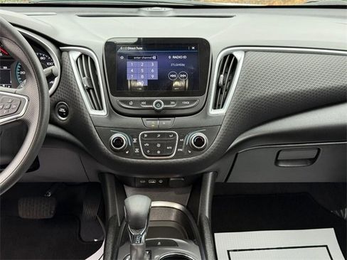 Used 2023 Chevrolet Malibu LT image 14