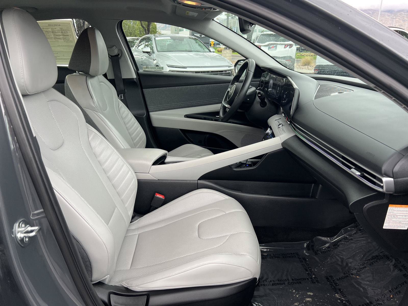Certified 2024 Hyundai Elantra Limited FWD image 4