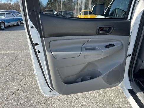 Used 2015 Toyota Tacoma 4x4 Double Cab image 24