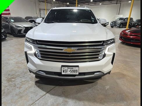 Used 2021 Chevrolet Suburban High Country w/ Premium Package RWD image 2