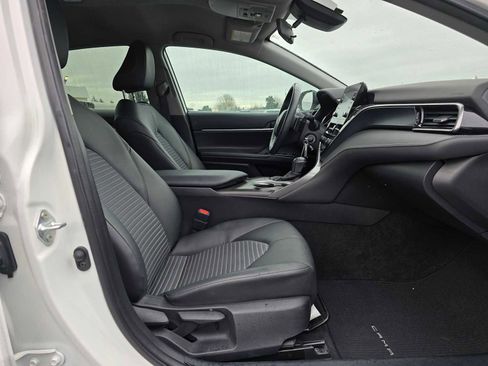 Certified 2022 Toyota Camry SE image 13