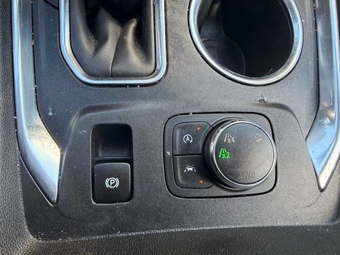 Used 2023 Chevrolet Traverse LT w/ Rear Camera Mirror Package AWD/4WD image 22