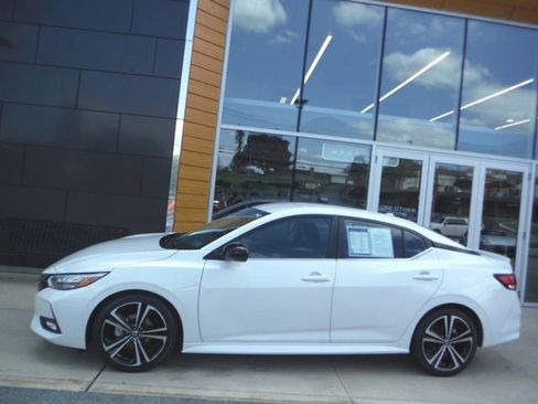 Used 2020 Nissan Sentra SR FWD image 2