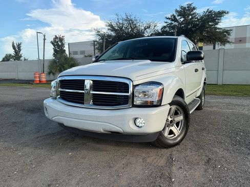 Used 2005 Dodge Durango Limited w/ Trailer Tow Group RWD image 1