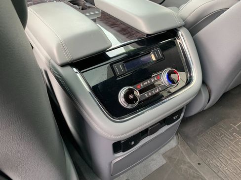 Used 2018 Lincoln Navigator Reserve w/ Technology Package AWD/4WD image 22