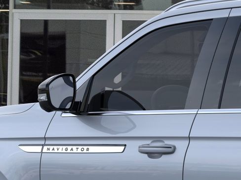 New 2026 Lincoln Navigator L Reserve AWD/4WD image 20