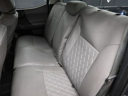 Used 2018 Toyota Tacoma SR w/ SR Convenience Package RWD image 17