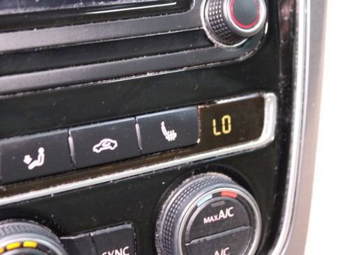 Used 2017 Volkswagen Passat 1.8T R-Line image 18