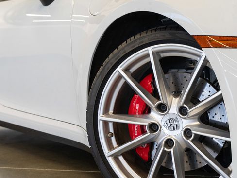 Used 2020 Porsche 911 Carrera S RWD image 36