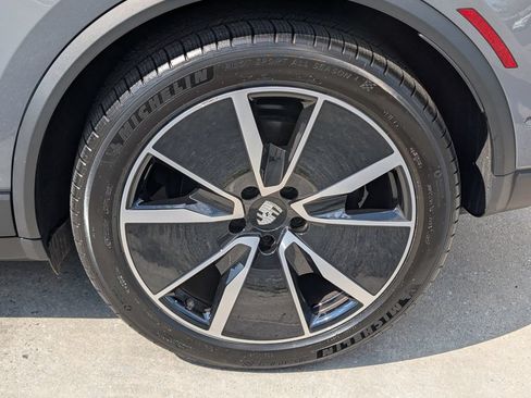 Certified 2026 Porsche Macan 4 Electric AWD/4WD image 33