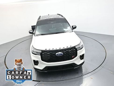 Used 2025 Ford Explorer ST image 24