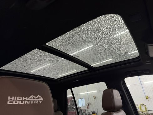 Used 2021 Chevrolet Tahoe High Country w/ Premium Package image 27