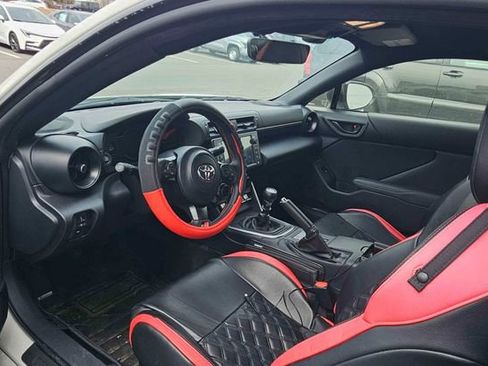 Used 2024 Toyota GR86 image 9
