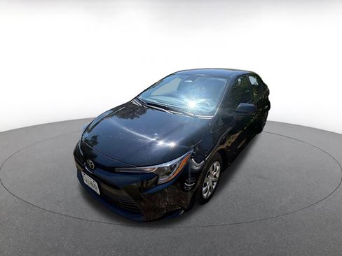 Used 2025 Toyota Corolla LE image 4