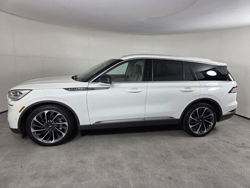 Used 2024 Lincoln Aviator Reserve w/ Equipment Group 201A image 7