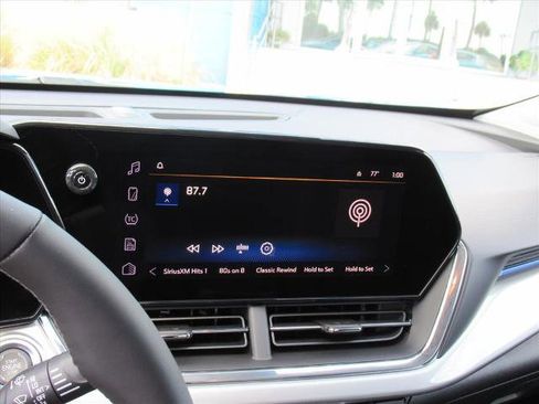 New 2026 Chevrolet Trax LT w/ Sunroof Package image 23