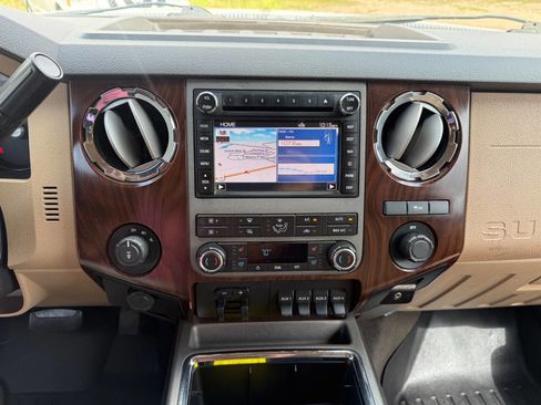 Used 2011 Ford F250 Lariat w/ Lariat Ultimate Pkg AWD/4WD image 23