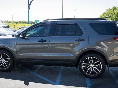 Used 2018 Ford Explorer Sport w/ Equipment Group 401A AWD/4WD image 23