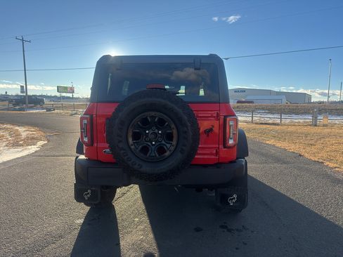 Used 2023 Ford Bronco Wildtrak image 3