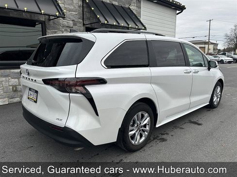 Used 2025 Toyota Sienna XLE w/ XLE Plus Package AWD/4WD image 8