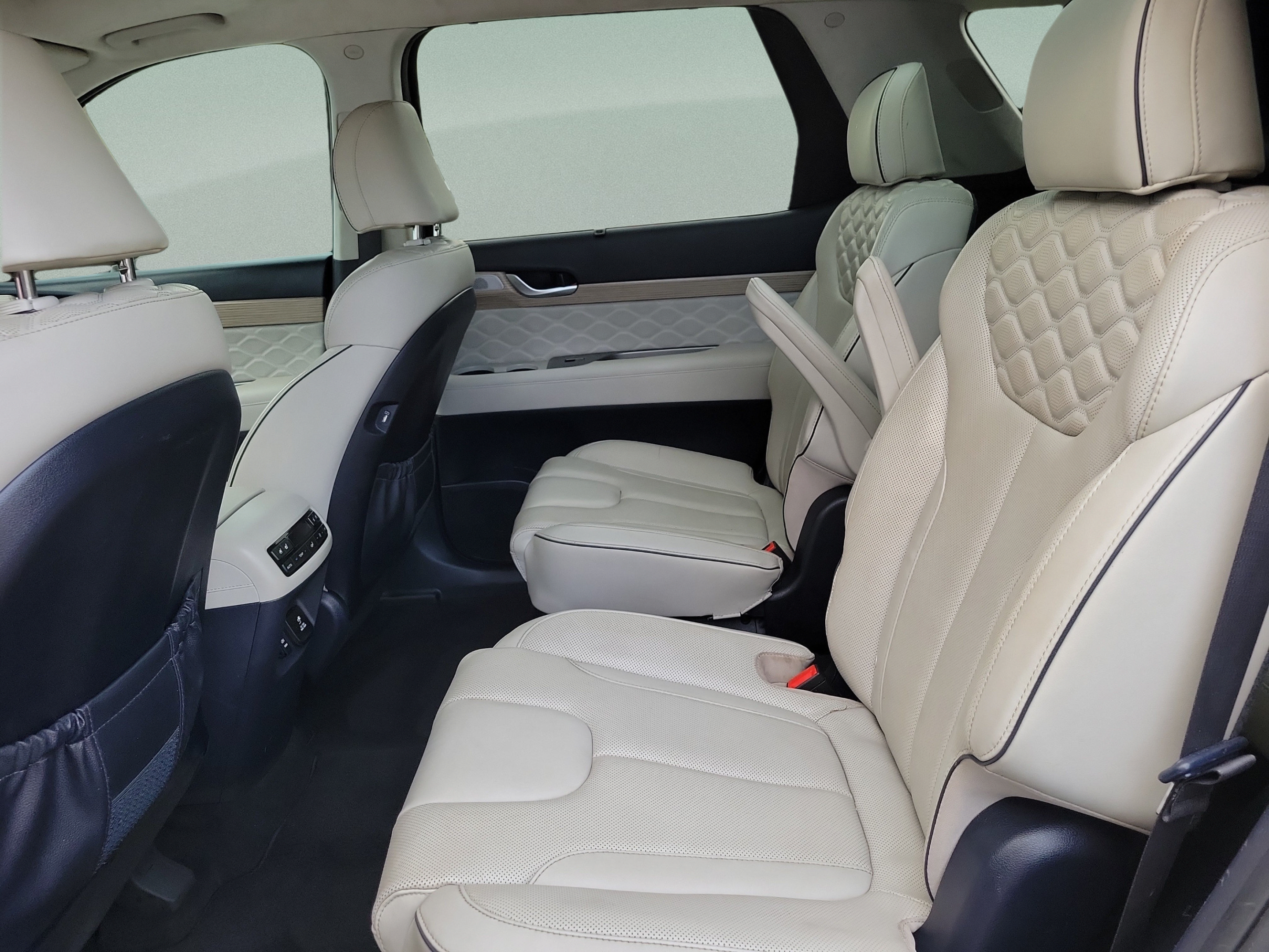 Used 2022 Hyundai Palisade Calligraphy FWD image 7