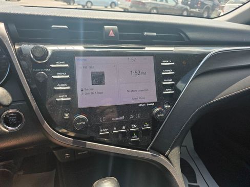 Used 2018 Toyota Camry SE w/ Audio Package FWD image 16