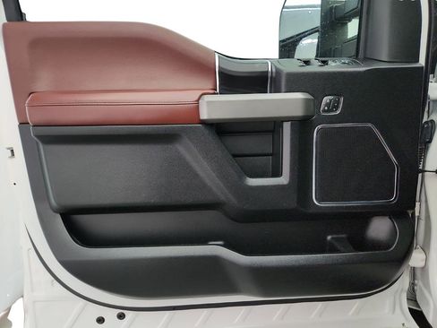 Used 2018 Ford F150 Platinum w/ Equipment Group 701A Luxury image 34