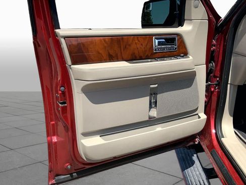 Used 2013 Lincoln Navigator 2WD w/ HD Trailer Tow Pkg image 21
