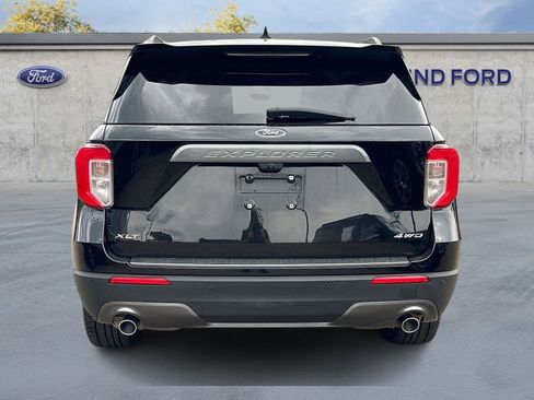 Used 2023 Ford Explorer XLT w/ Equipment Group 202A AWD/4WD image 5