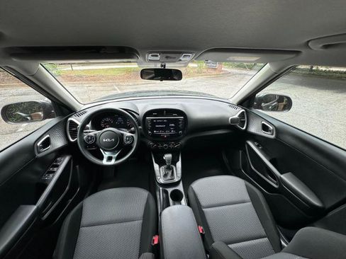 Used 2022 Kia Soul LX FWD image 35