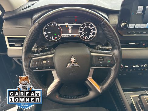 Used 2024 Mitsubishi Outlander SE image 13