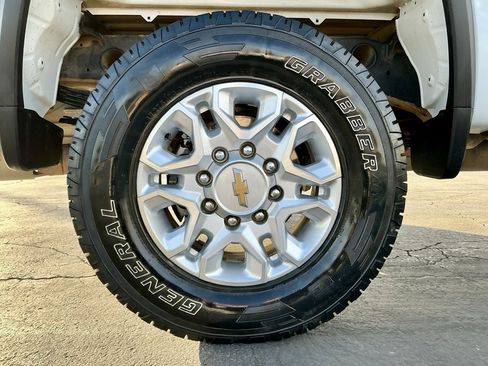 Used 2021 Chevrolet Silverado 2500 LT w/ Z71 Off-Road Package image 21