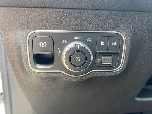 New 2026 Mercedes-Benz GLB 250 4MATIC image 12