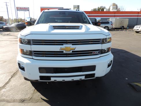 Used 2019 Chevrolet Silverado 2500 LTZ w/ Duramax Plus Package image 4