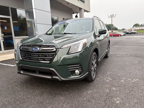 Used 2023 Subaru Forester Limited AWD/4WD image 3