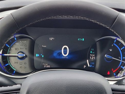 Certified 2023 Chrysler Pacifica Touring-L w/ S Appearance Package image 36