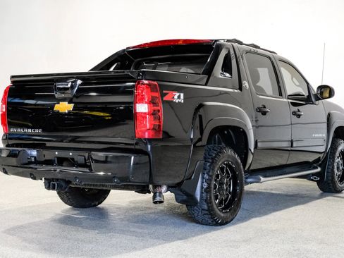 Used 2013 Chevrolet Avalanche LT w/ Suspension Package, Off-Road image 6