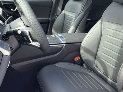Used 2026 Mercedes-Benz GLC 300 4MATIC image 28