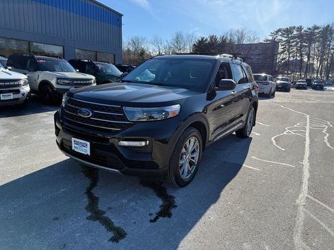 Used 2022 Ford Explorer XLT w/ Equipment Group 202A image 14