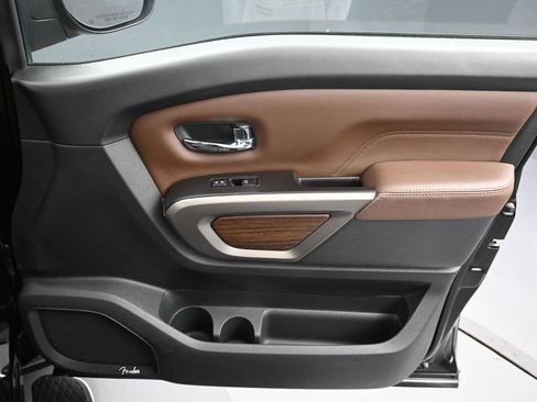 Used 2020 Nissan Titan Platinum Reserve image 44