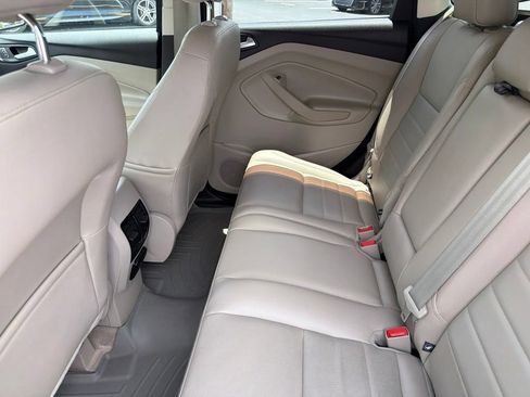 Used 2014 Ford Escape Titanium w/ Equipment Group 401A FWD image 5