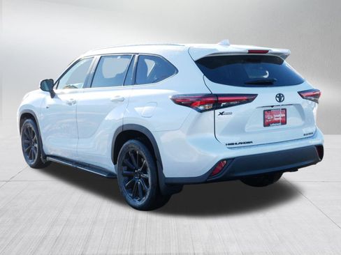 Certified 2026 Toyota Highlander XLE image 5
