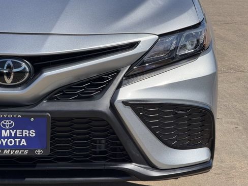 Used 2024 Toyota Camry SE FWD image 4